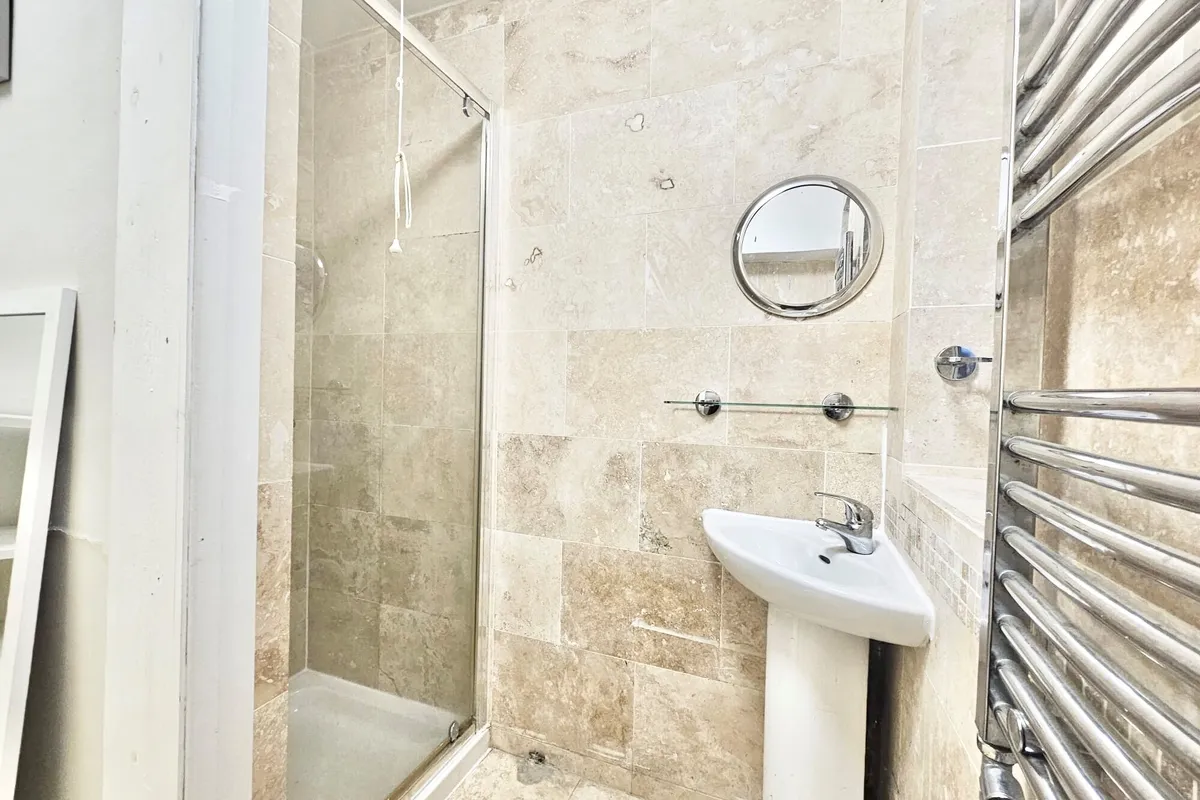 Flat Aldrington Road in Greater London