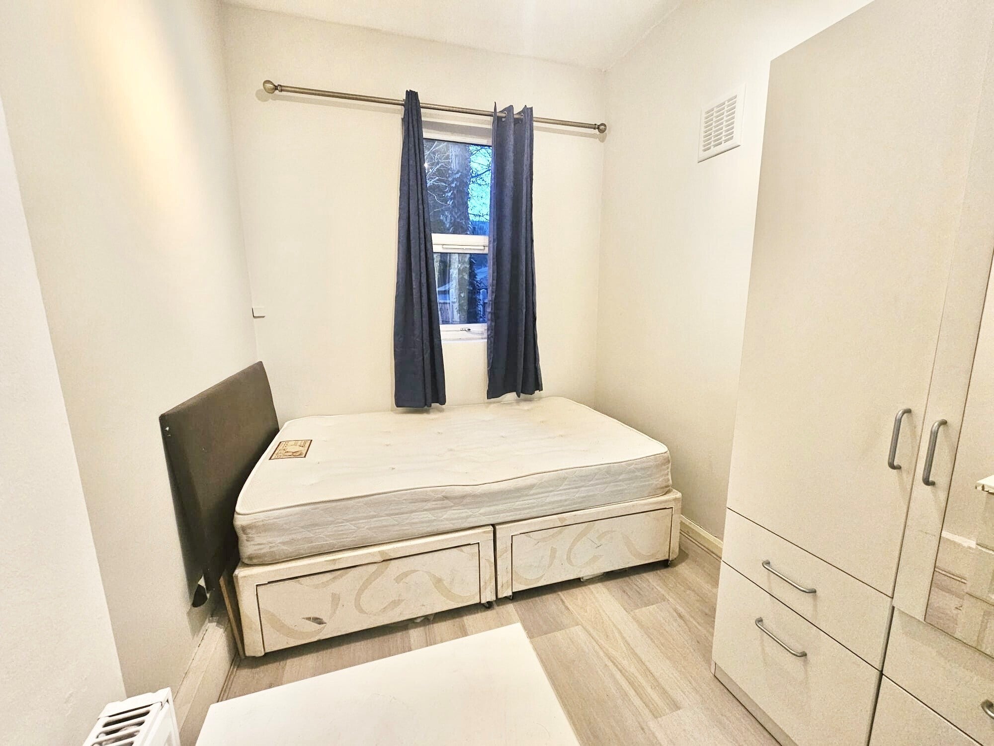 Flat Aldrington Road in Greater London