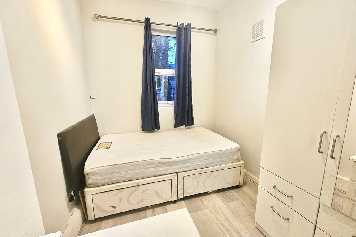 Flat Aldrington Road in Greater London