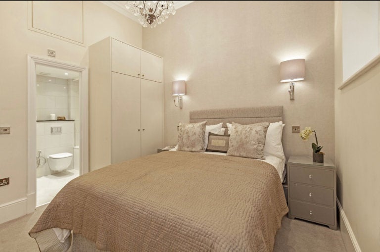 Flat Chesham Place in City of Westminster