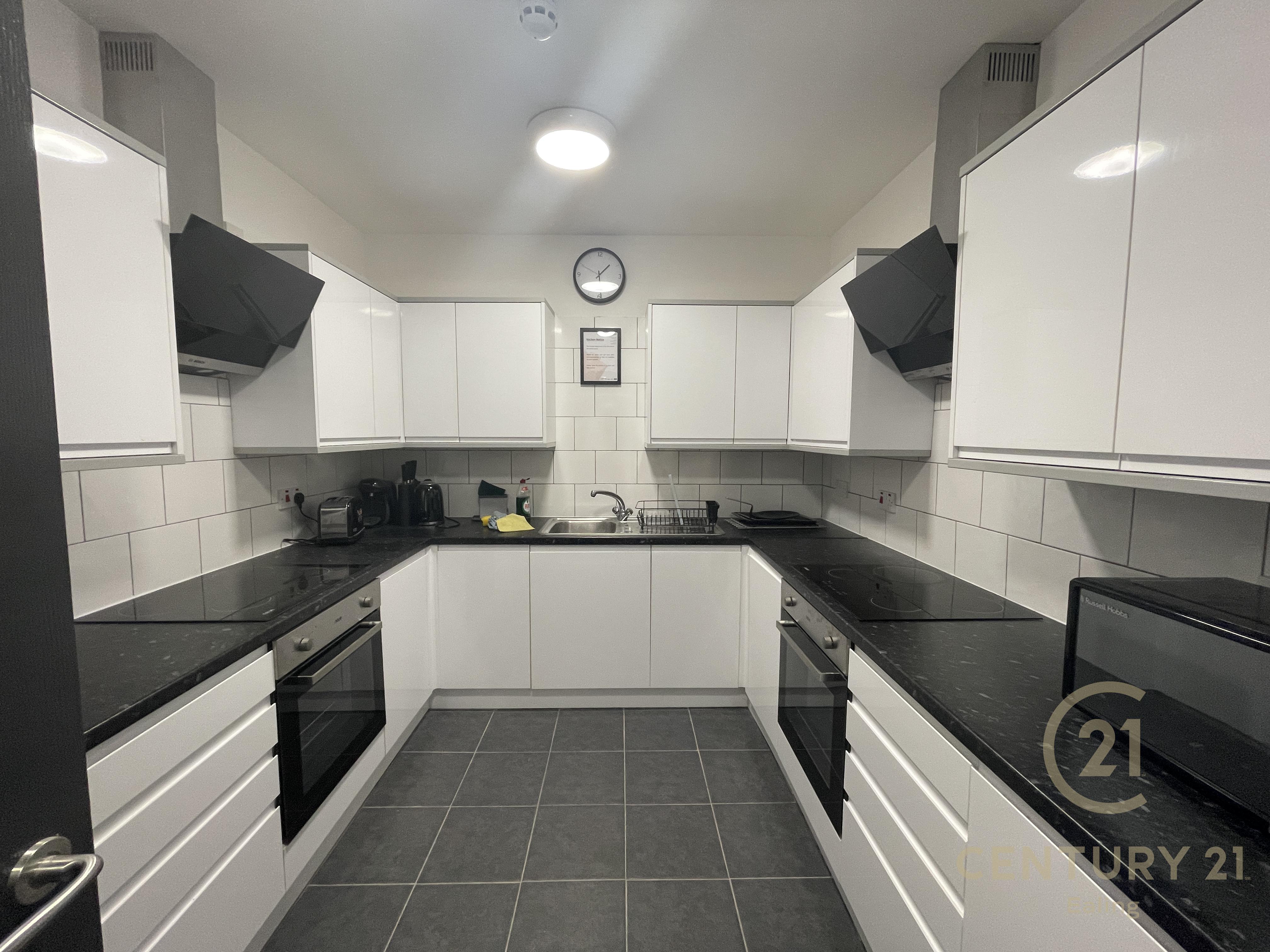 Room Heston Avenue in Greater London