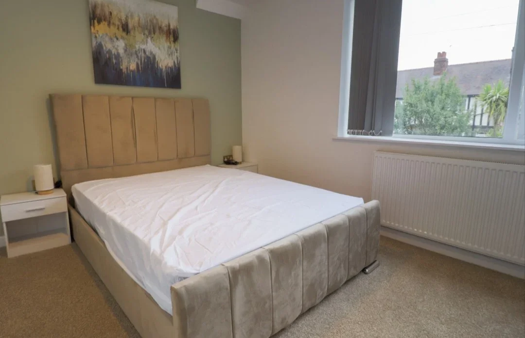 Room Nether Hall Avenue in Kirklees