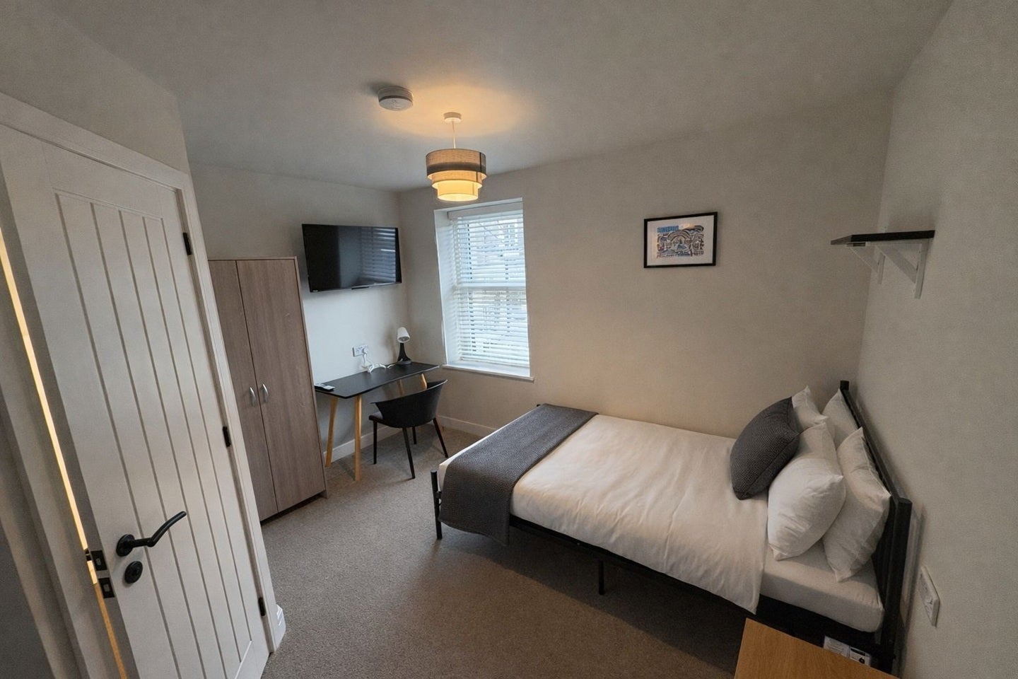 Room High Street in High Peak
