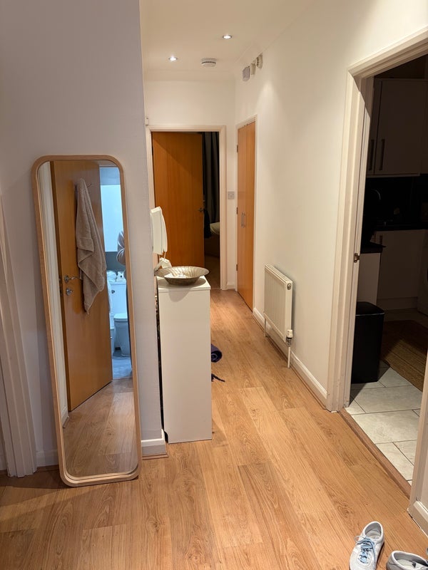 Room Brune Street in Greater London