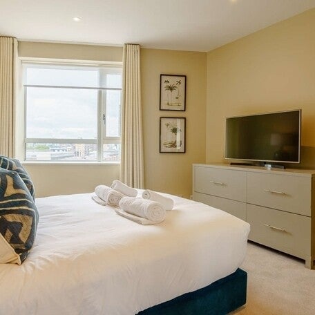 Flat Westferry Circus in Greater London