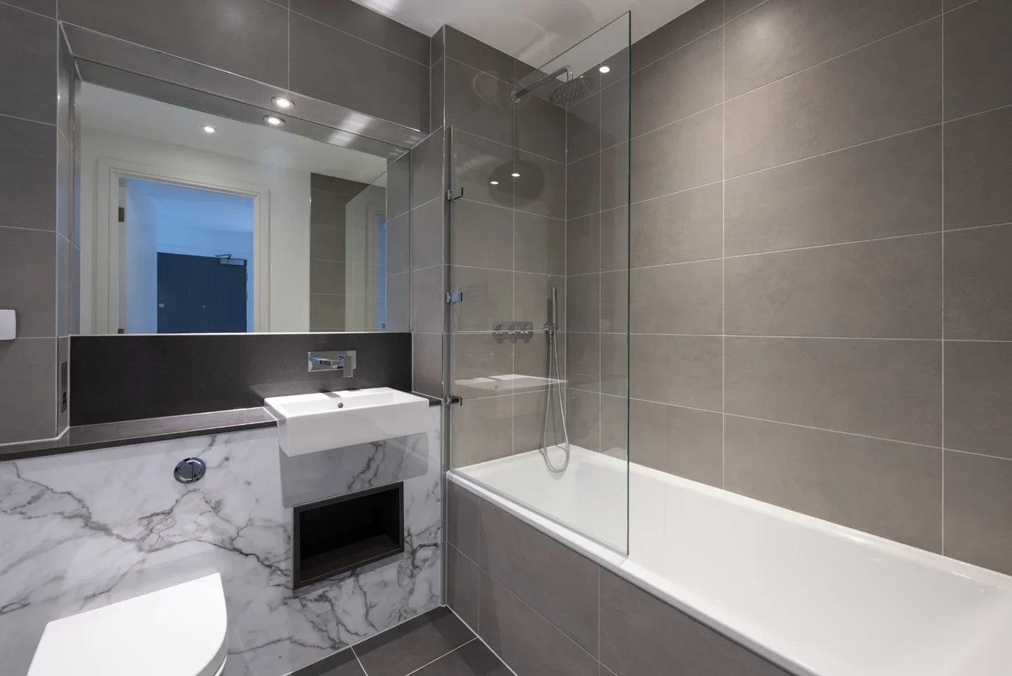 Flat Belsize Road in Greater London