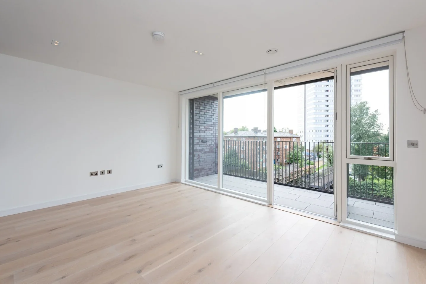 Flat Belsize Road in Greater London