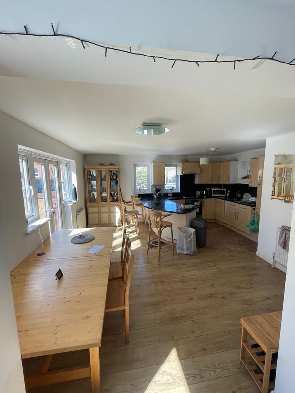 Room Middleton Drive in Greater London