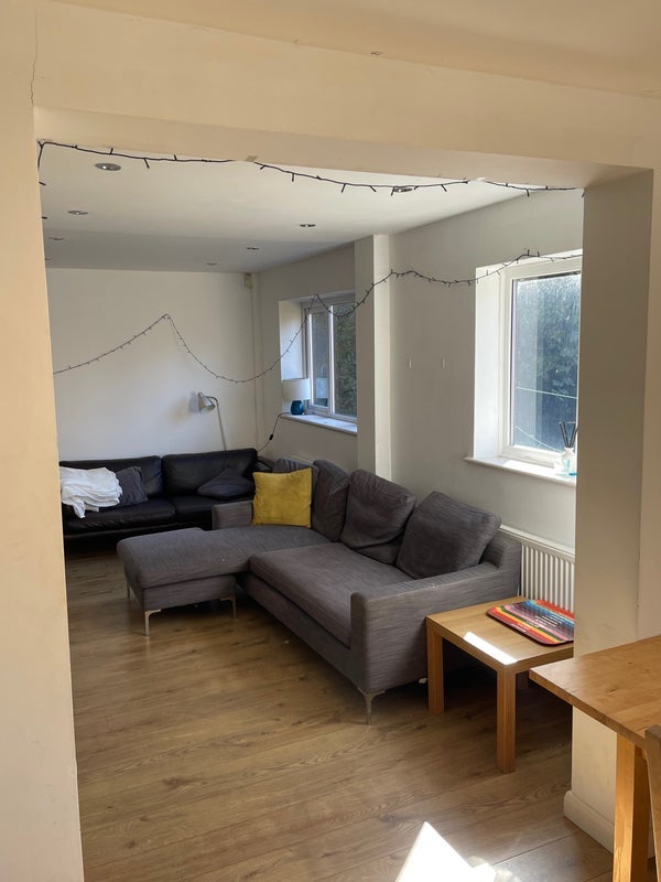 Room Middleton Drive in Greater London