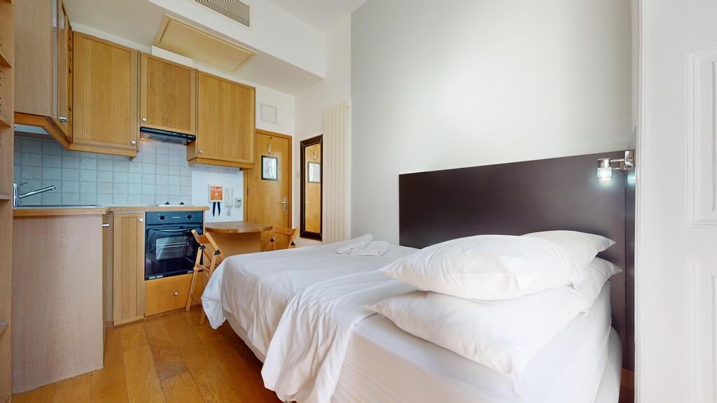Room Cartwright Gardens in Greater London