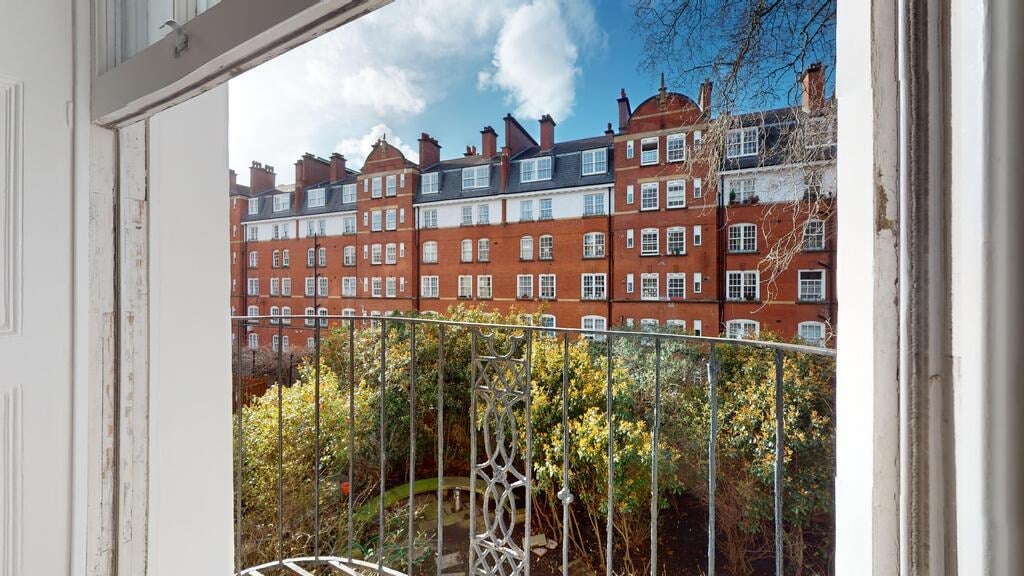 Room Cartwright Gardens in Greater London