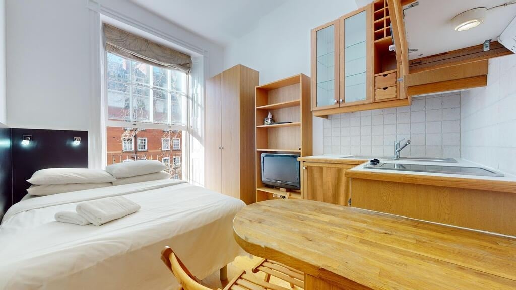 Room Cartwright Gardens in Greater London