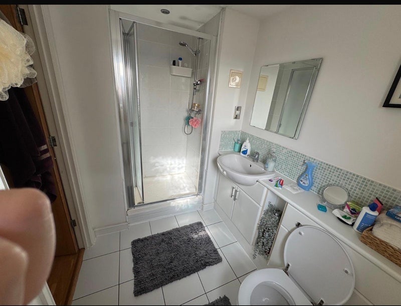 Room Lancing Road in Greater London