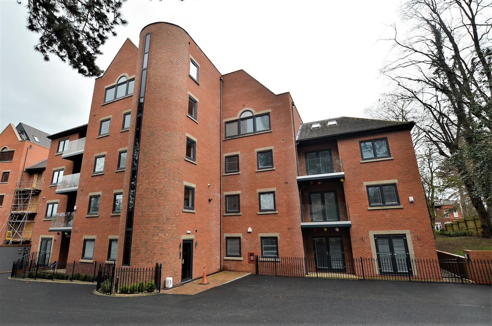 Flat Lonsdale Place in Derby