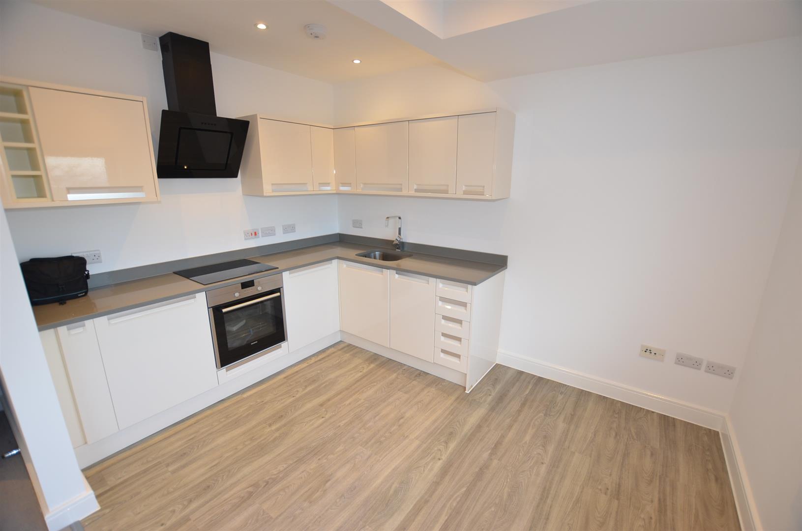 Flat Lonsdale Place in Derby