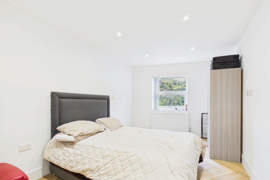 Flat London Road in Surrey Heath