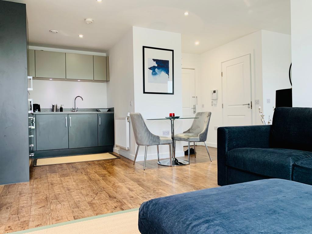 Flat Upper North Street in Greater London
