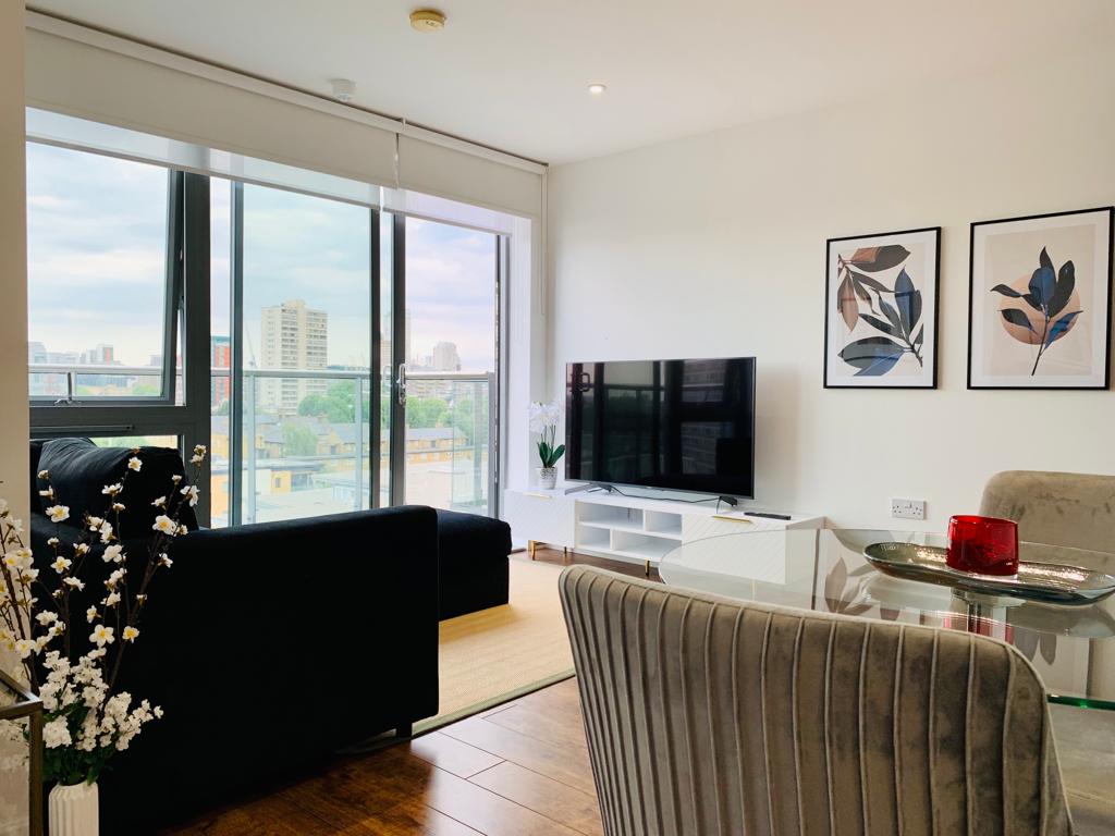 Flat Upper North Street in Greater London