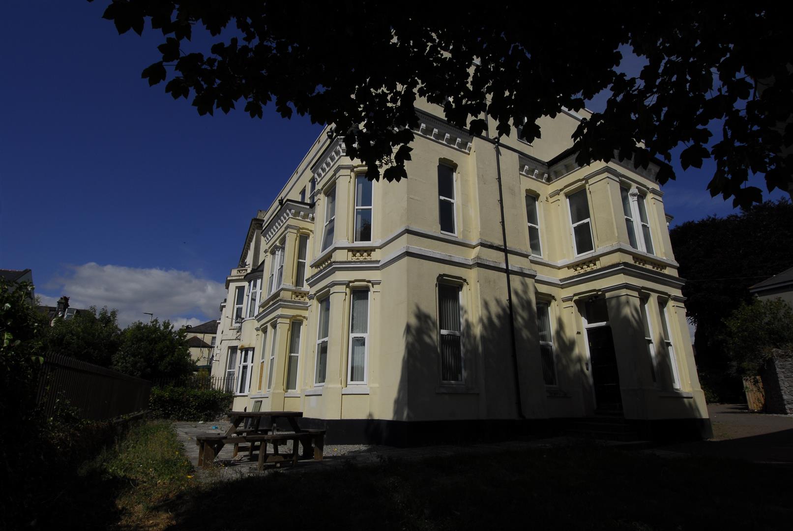 Flat Lisson Grove in Plymouth