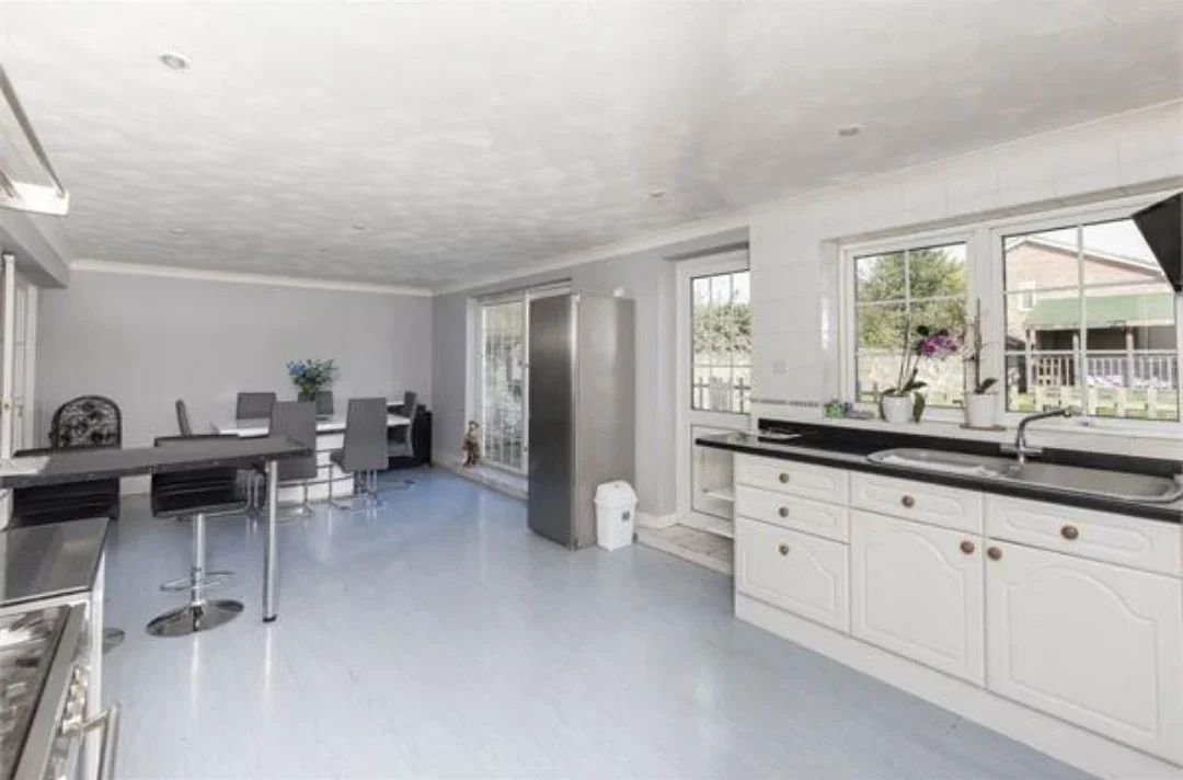Room Windmill Lane in Cheshunt