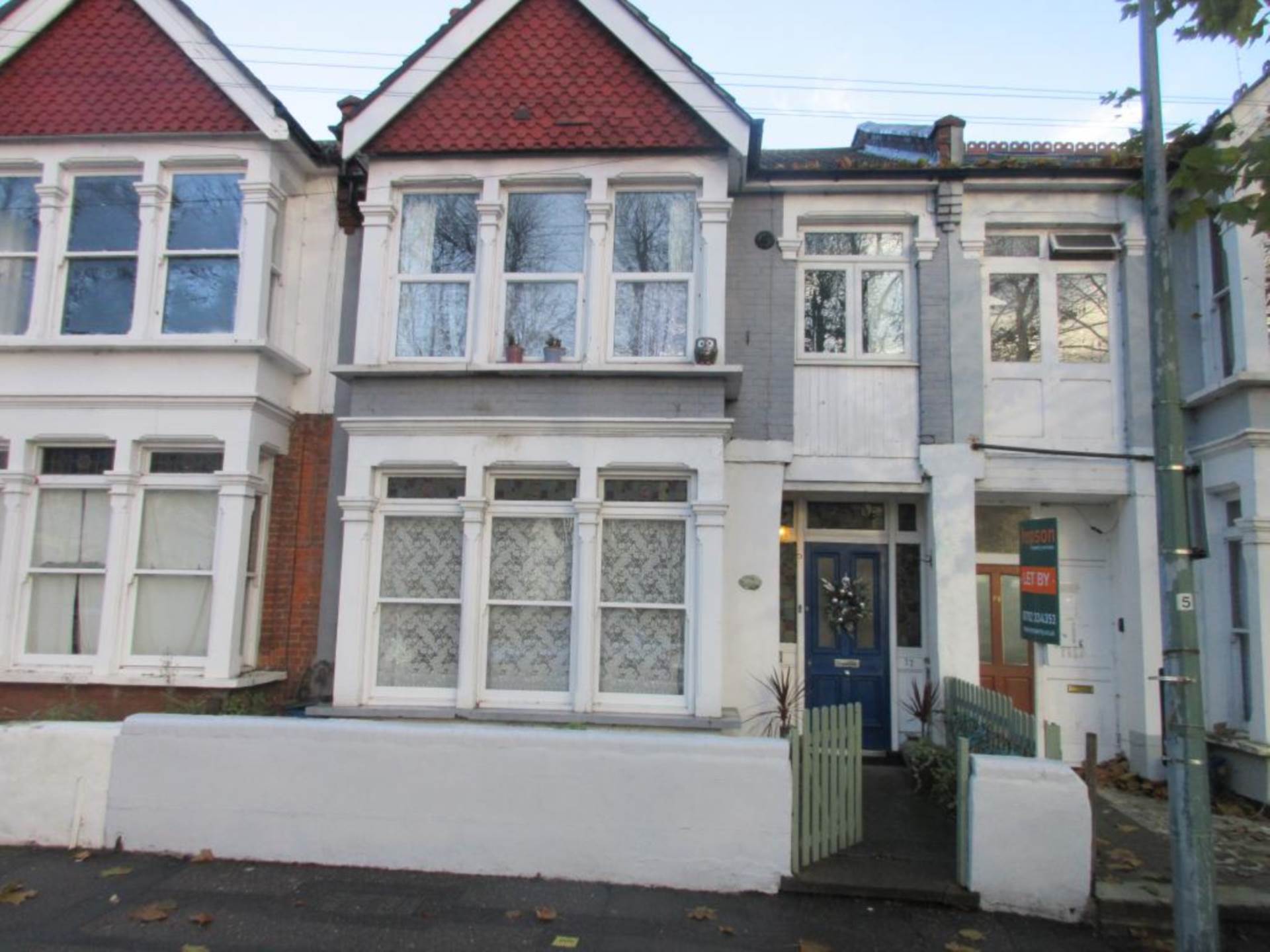 Room Southchurch Road in Southend-on-Sea
