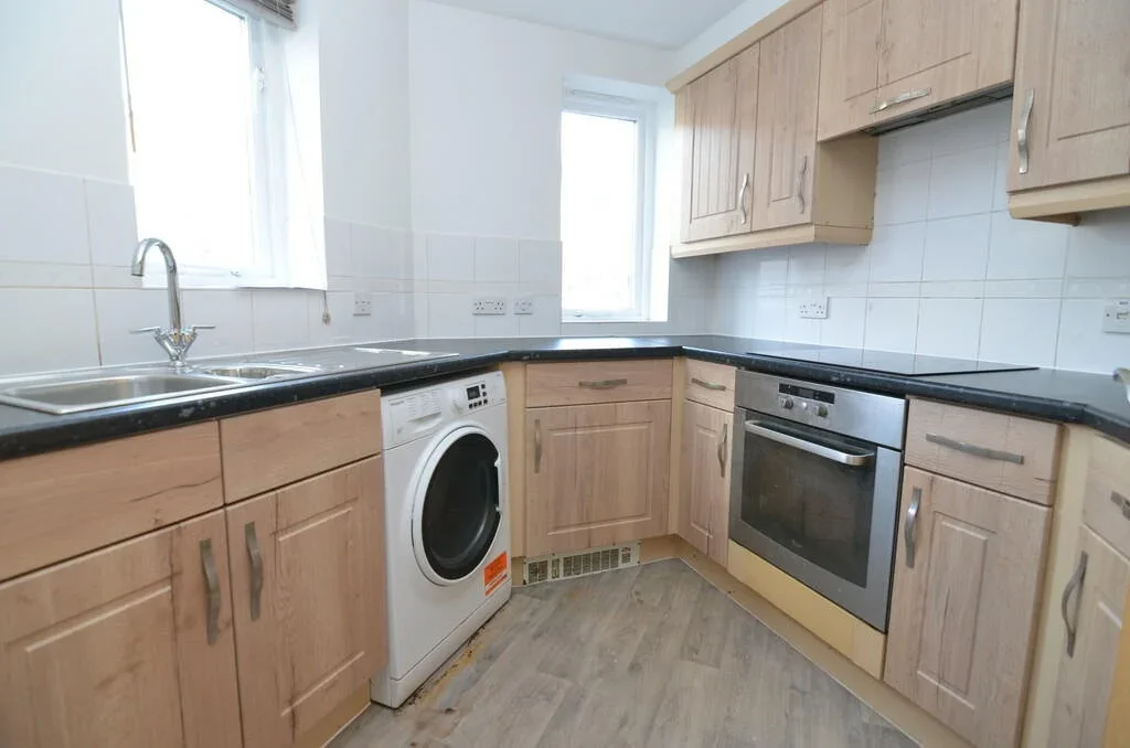 Flat Heath Court in Greater London