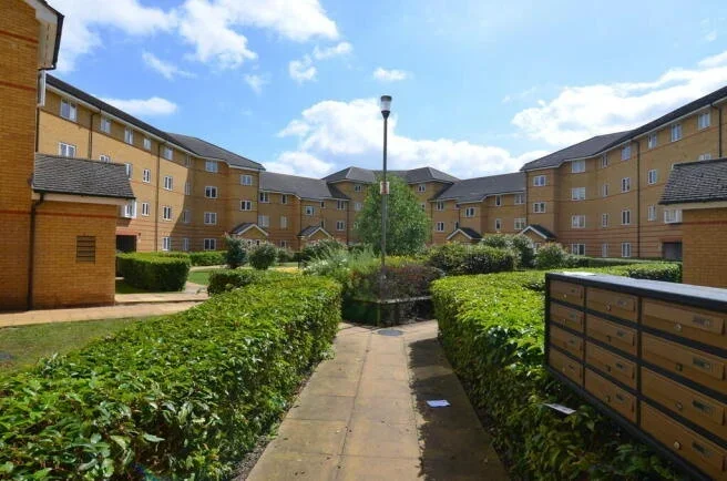 Flat Heath Court in Greater London