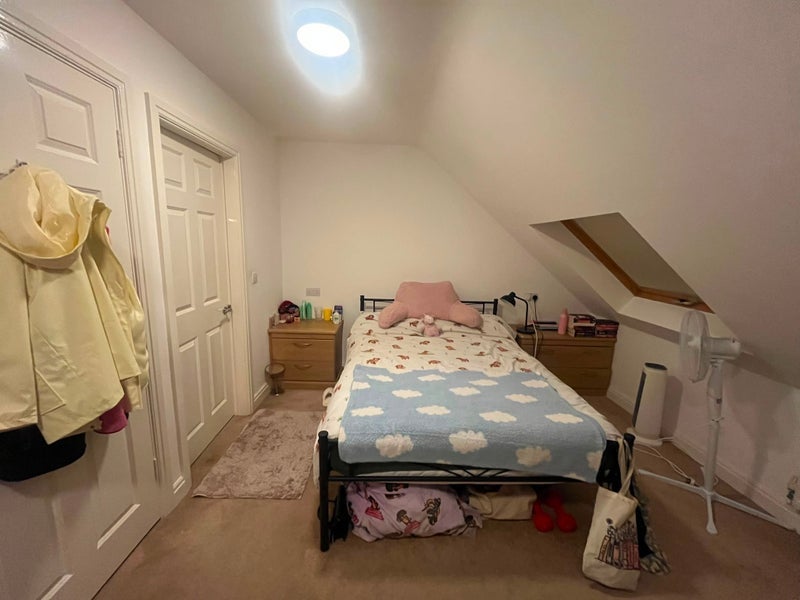 Room Greenfield Road in Cardiff
