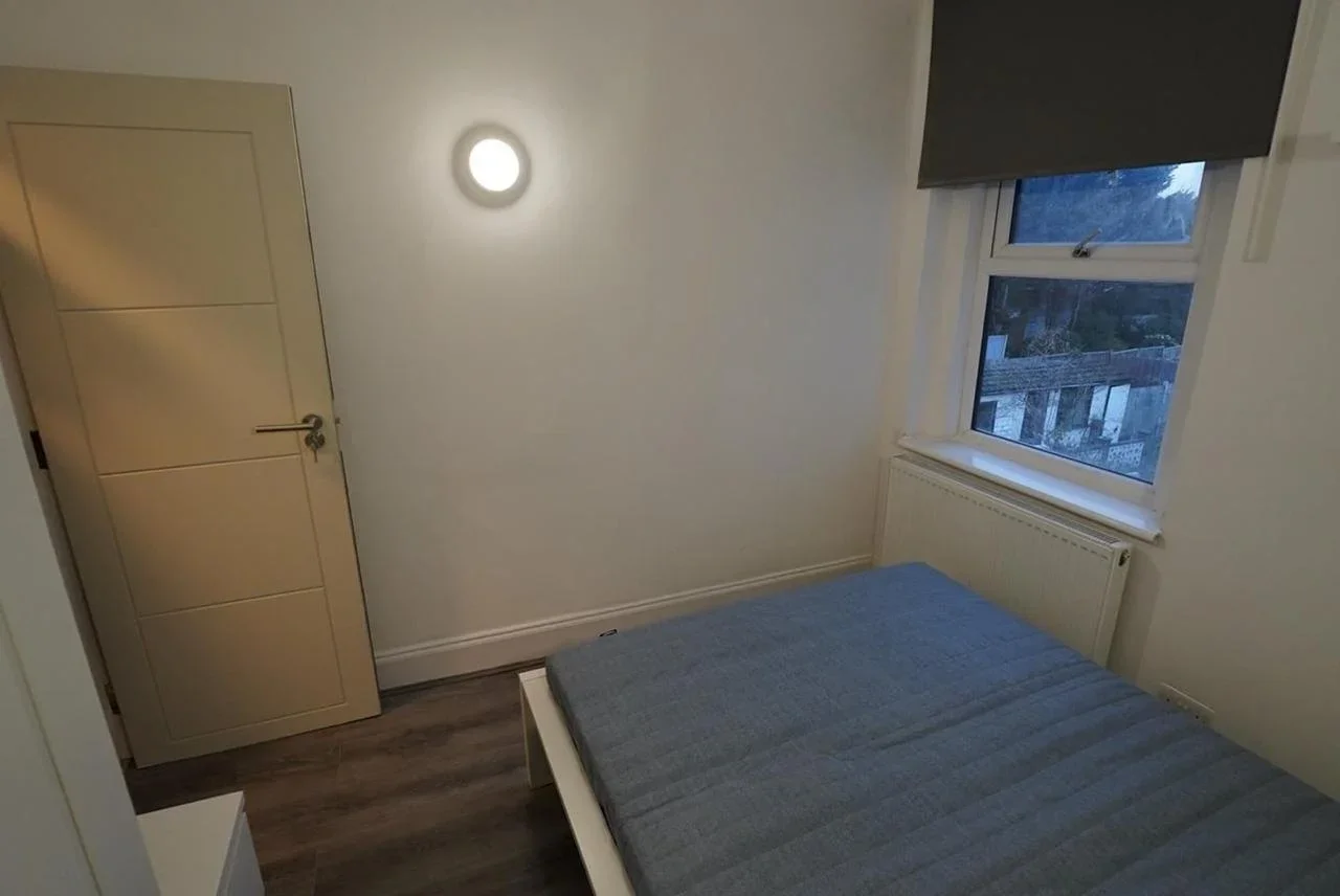 Room Harrow Road in Greater London