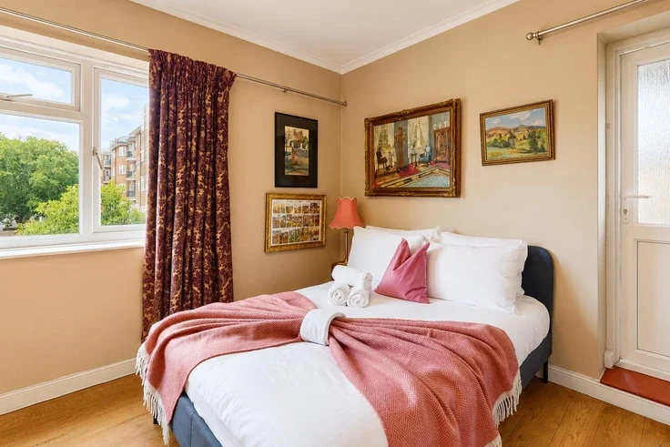 Flat Aske Street in Greater London