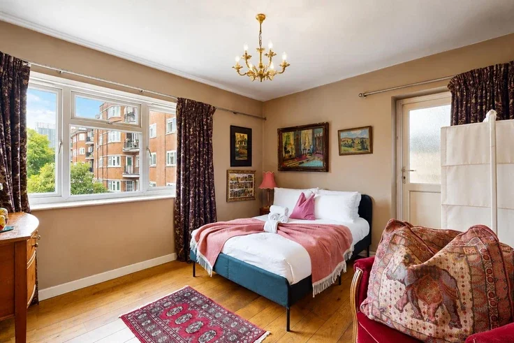 Flat Aske Street in Greater London