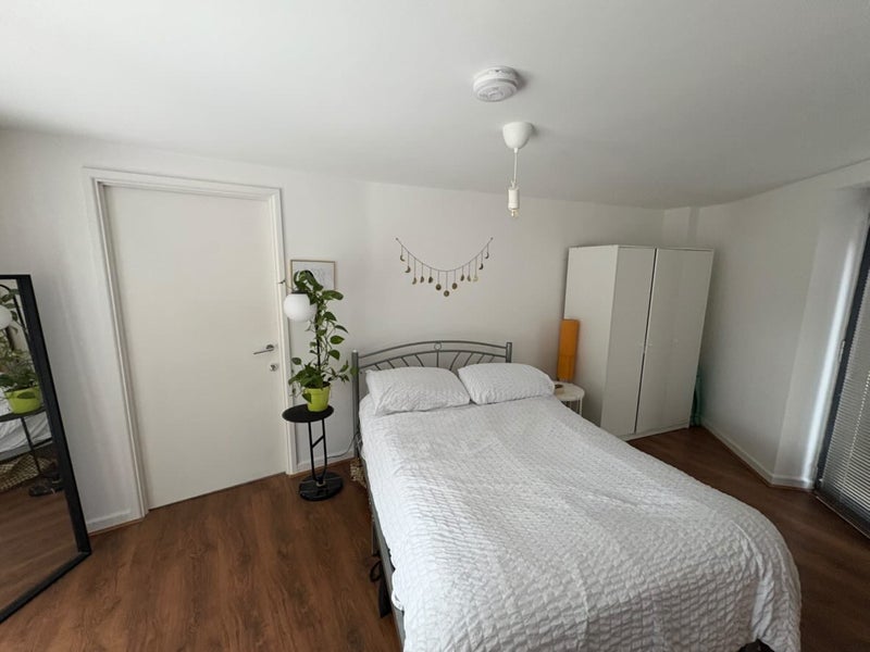 Flat Canter Way in Greater London