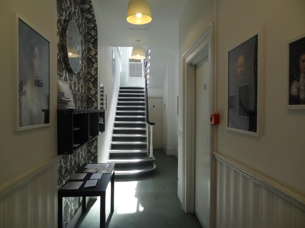Flat Belgrave Road in City of Westminster