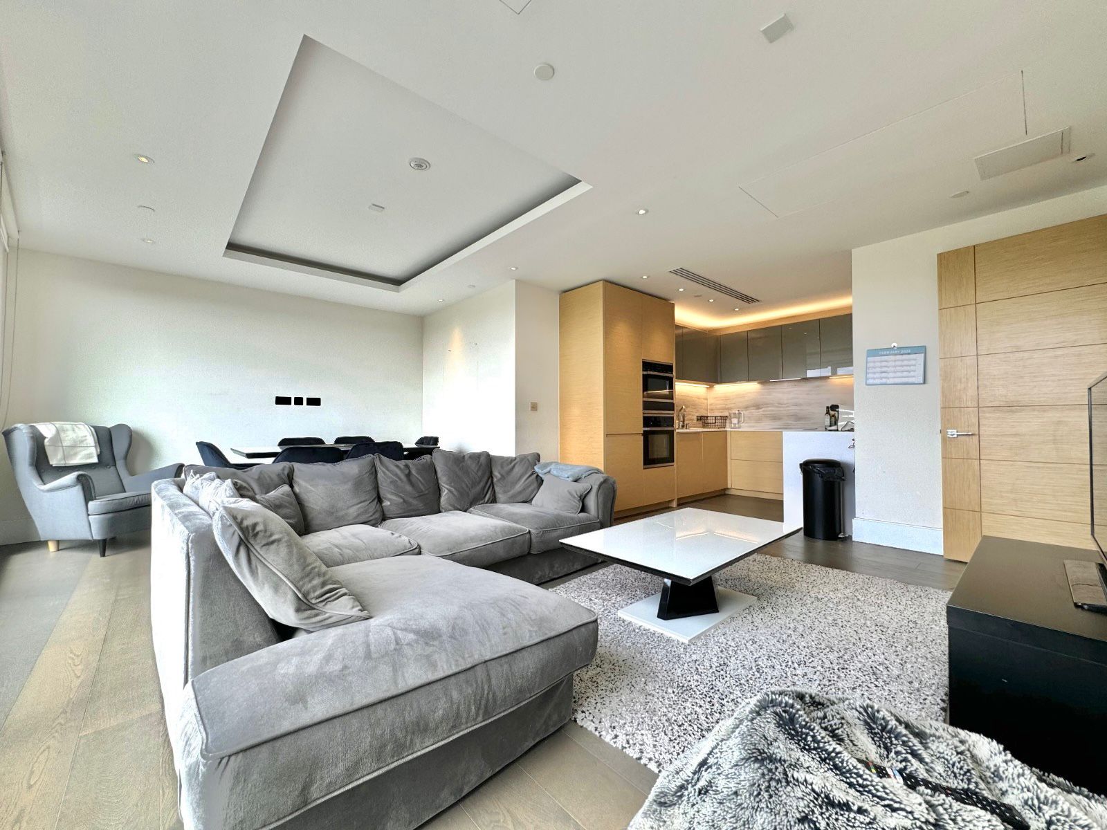 Flat Radnor Terrace in Greater London