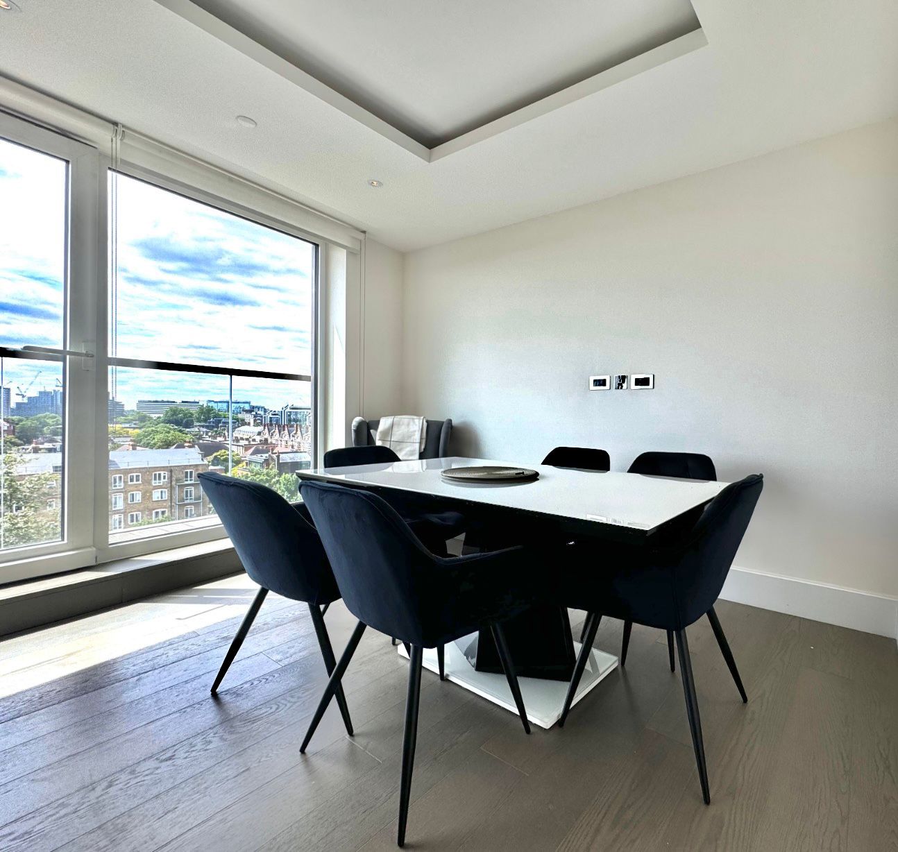 Flat Radnor Terrace in Greater London