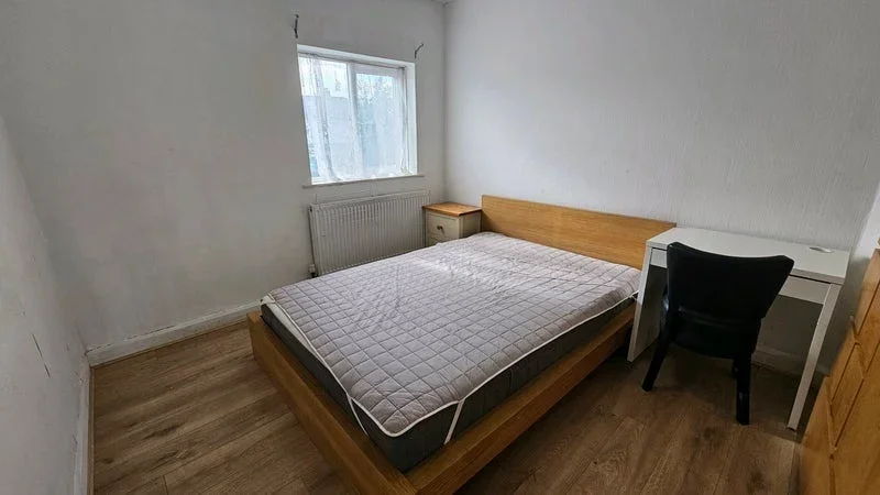 Room Uxbridge Road in Slough