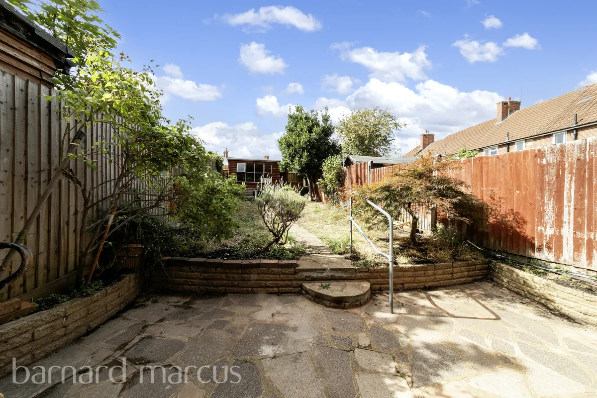 House Winchcombe Road in Greater London