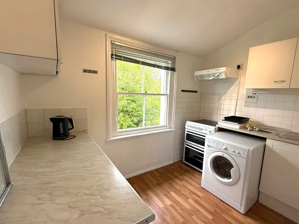 Flat Leggs Lane in Tunbridge Wells