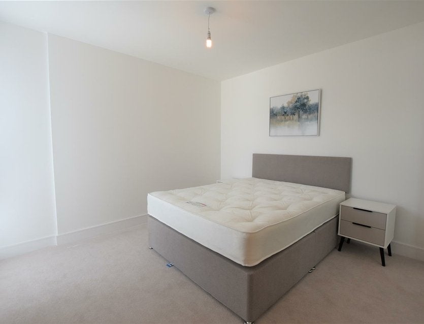 Flat Garnet Place in Greater London