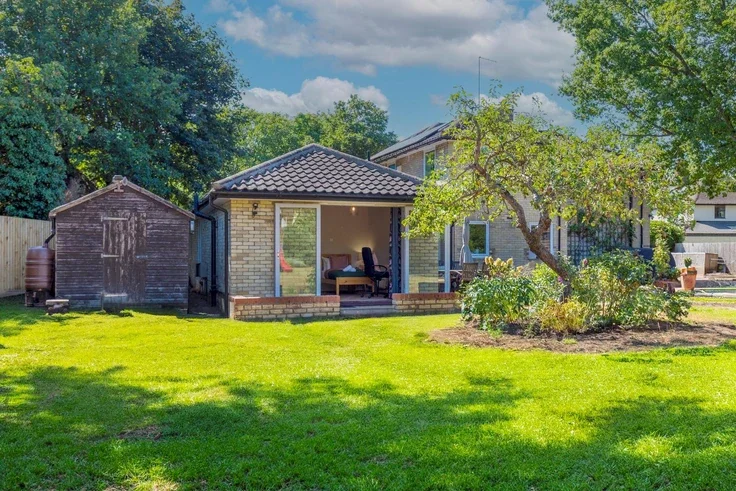 Room Barton Close in Cambridge
