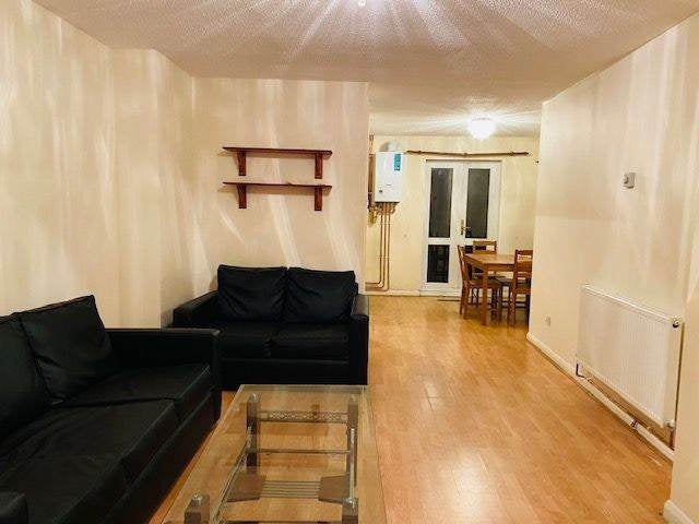House Moreton Avenue in Greater London