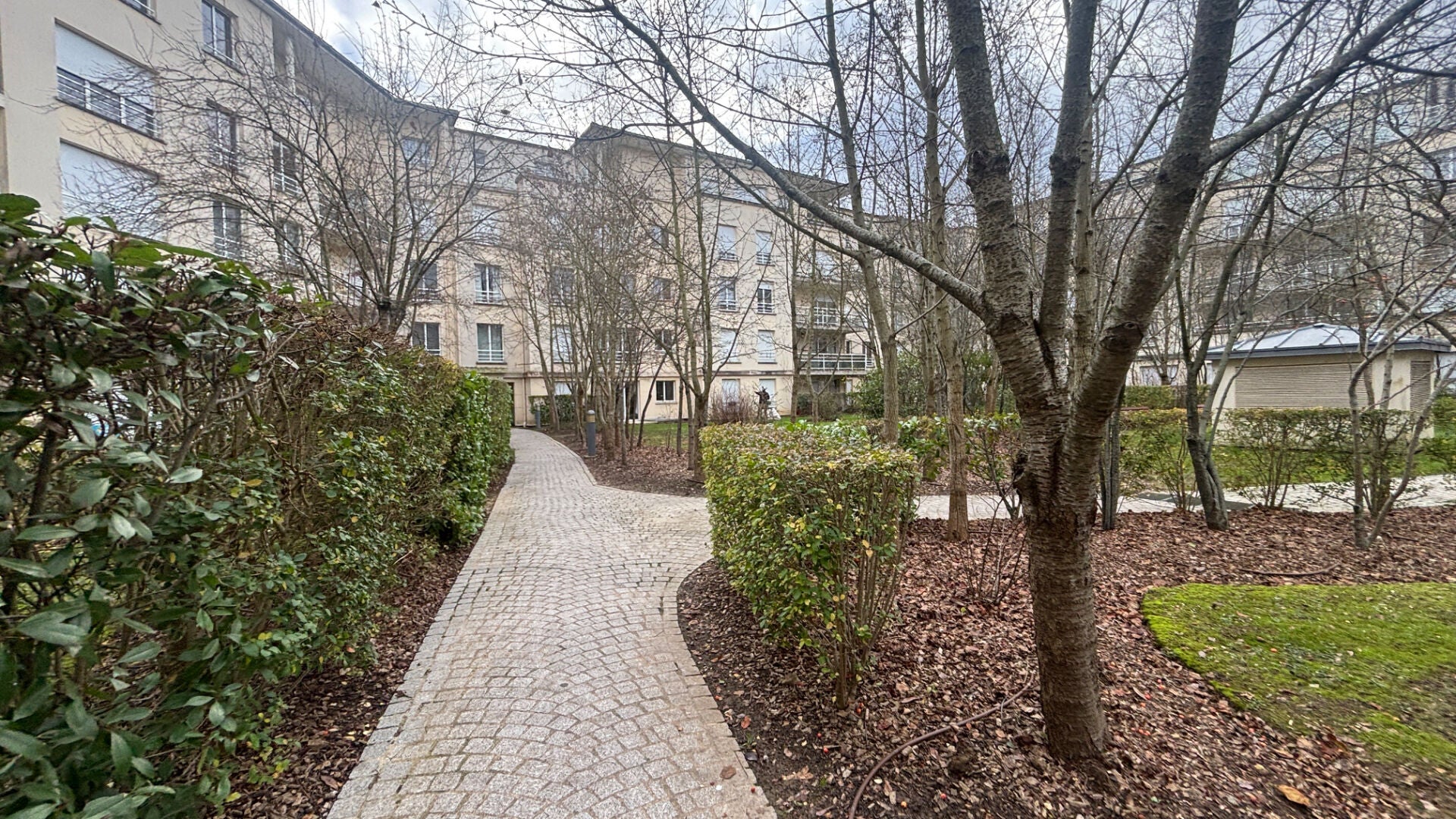 Appartement Place Léon Cassé à Corbeil-Essonnes