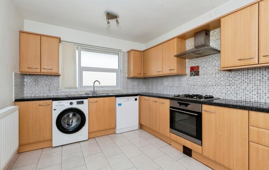 Flat Bath Road (Benham Hill) in Thatcham