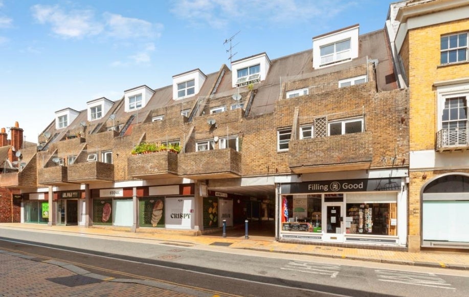 Flat Bath Road (Benham Hill) in Thatcham