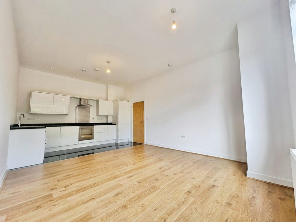 Flat Knoll Road in Surrey Heath