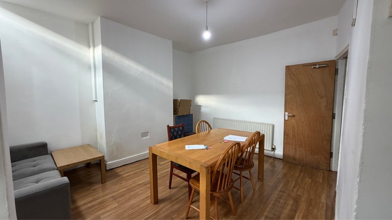 Room Ravensdale Street in Manchester