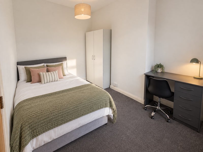 Room Ravensdale Street in Manchester