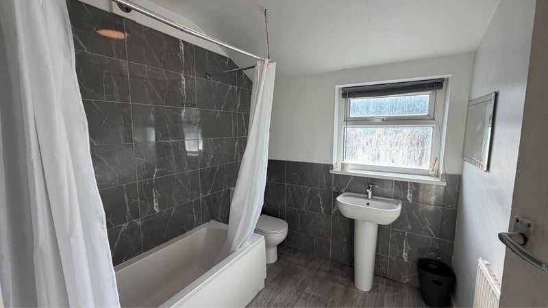 Room Ravensdale Street in Manchester