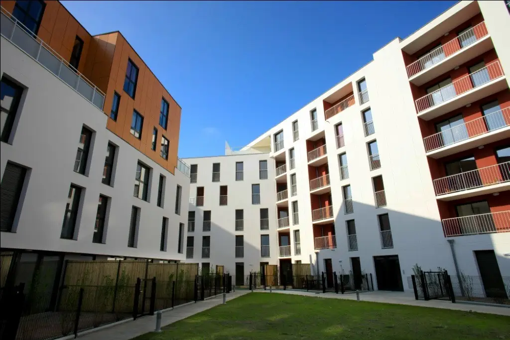 Flat Avenue Émile Counord in Bordeaux
