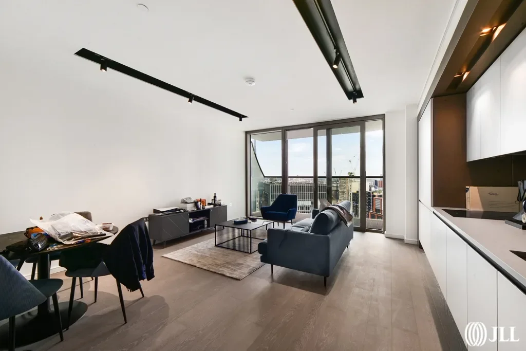Flat Harbord Square in Greater London